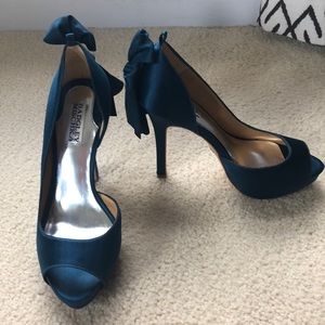 Badgley Mischka teal platform heels - size 6